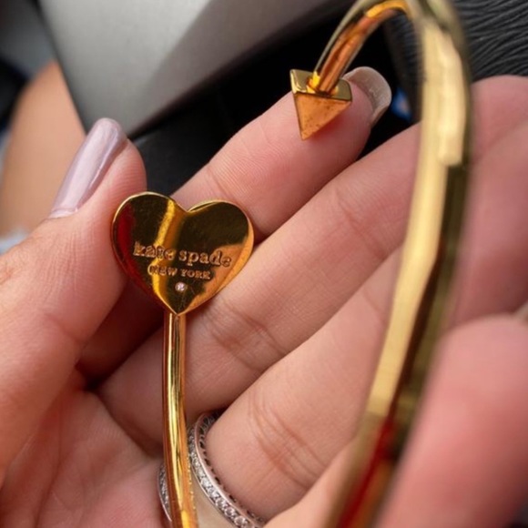 KATE SPADE • White Heritage Spade Gold Flex Cuff Bracelet - Picture 4 of 8